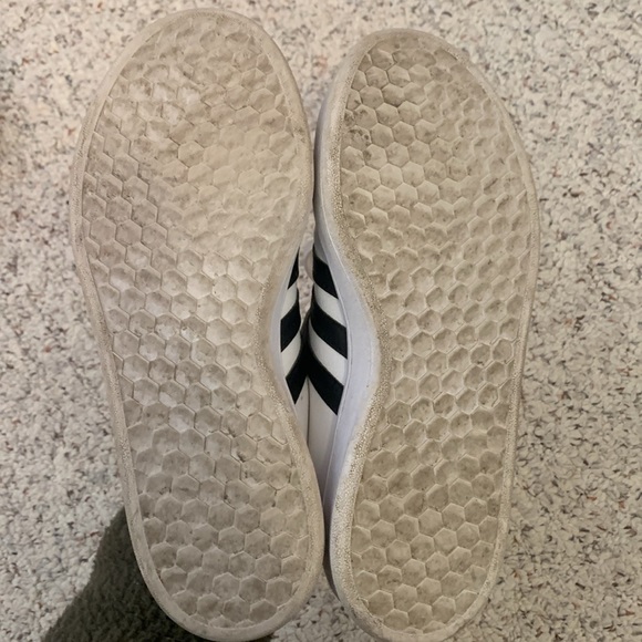 Classic Adidas - Picture 6 of 7